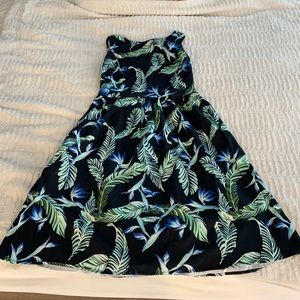 Beautiful mid-length dress in size Small
